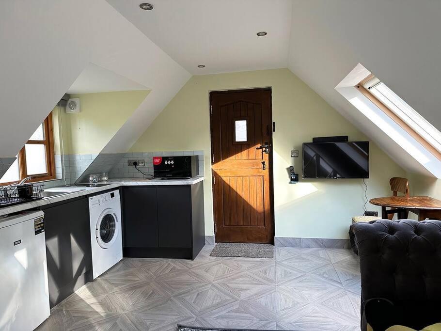 Forest Studio Apt Free Gated Parking On 2 Acres Garden Чизълхърст Екстериор снимка