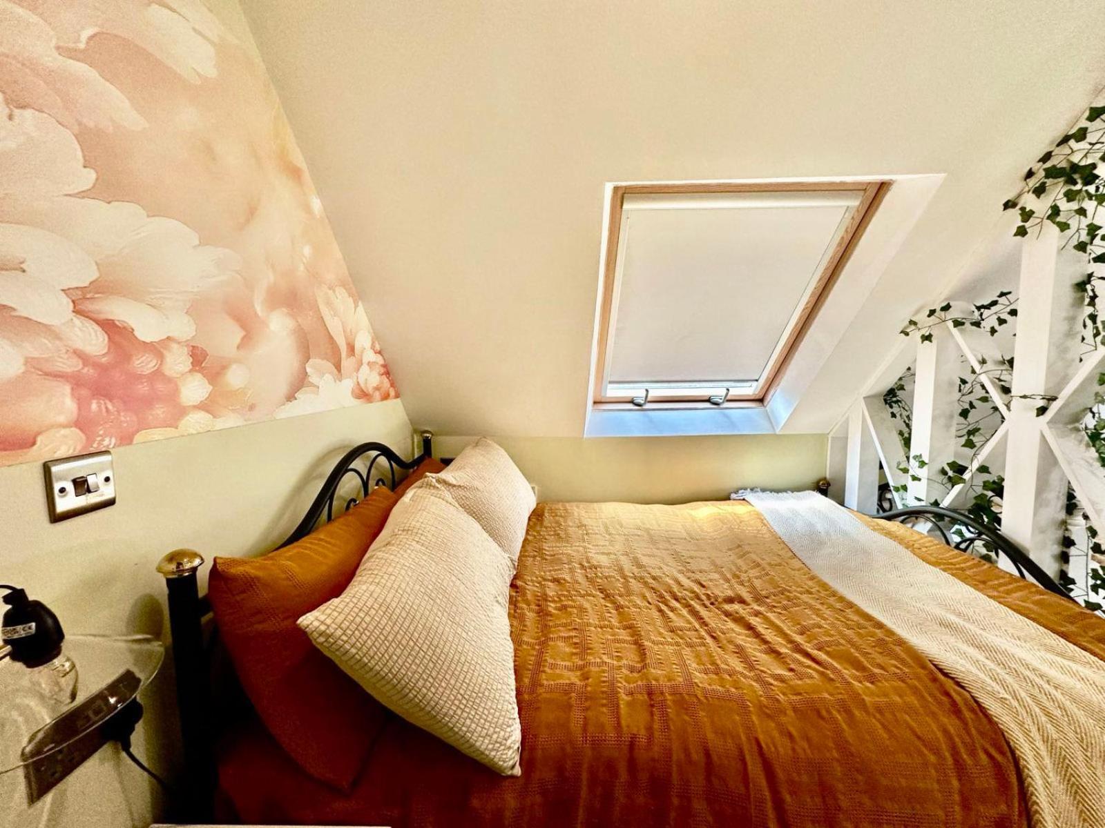 Forest Studio Apartment Gated Parking On 2 Acres Garden Чизълхърст Екстериор снимка