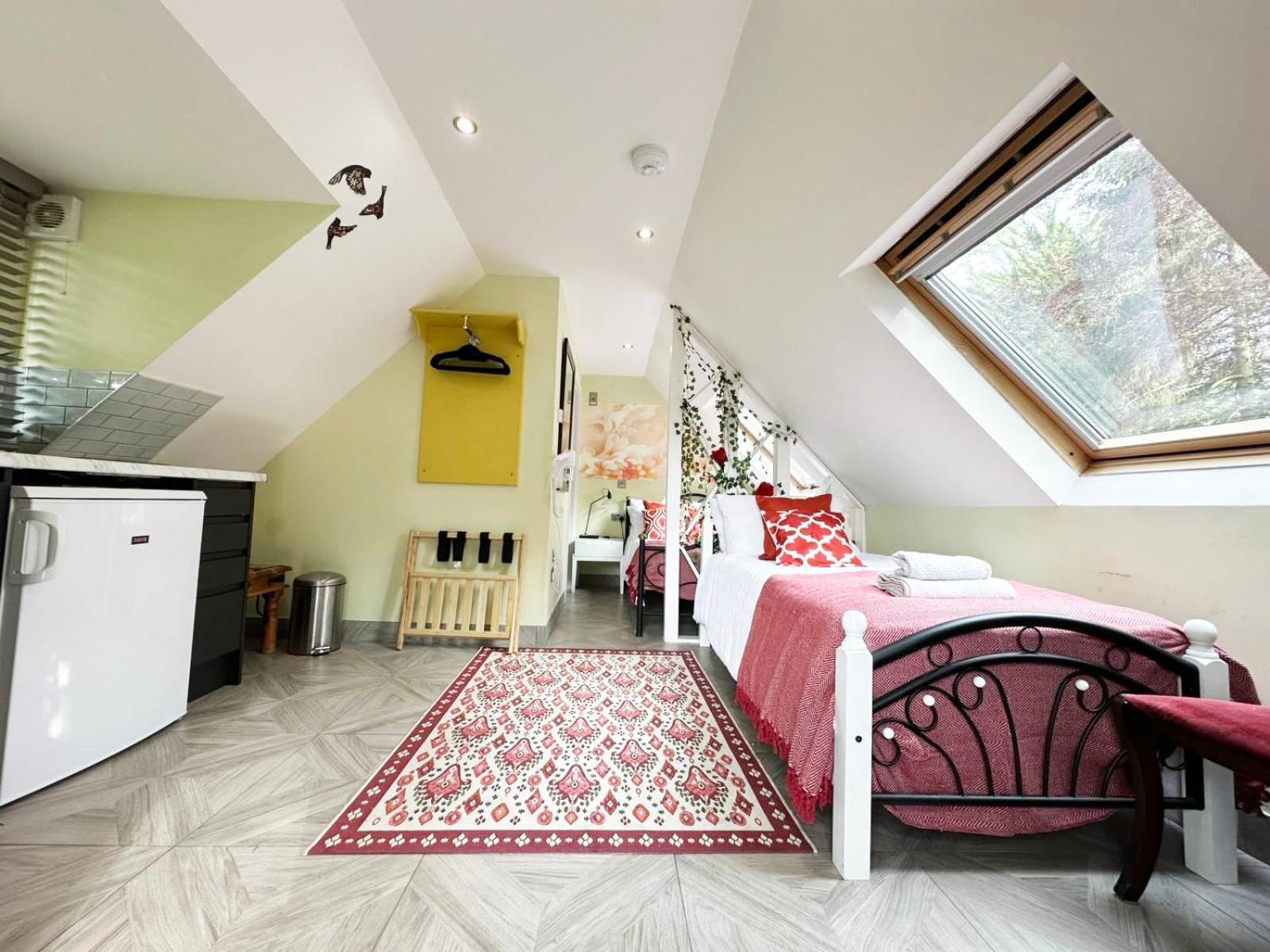 Forest Studio Apt Free Gated Parking On 2 Acres Garden Чизълхърст Екстериор снимка